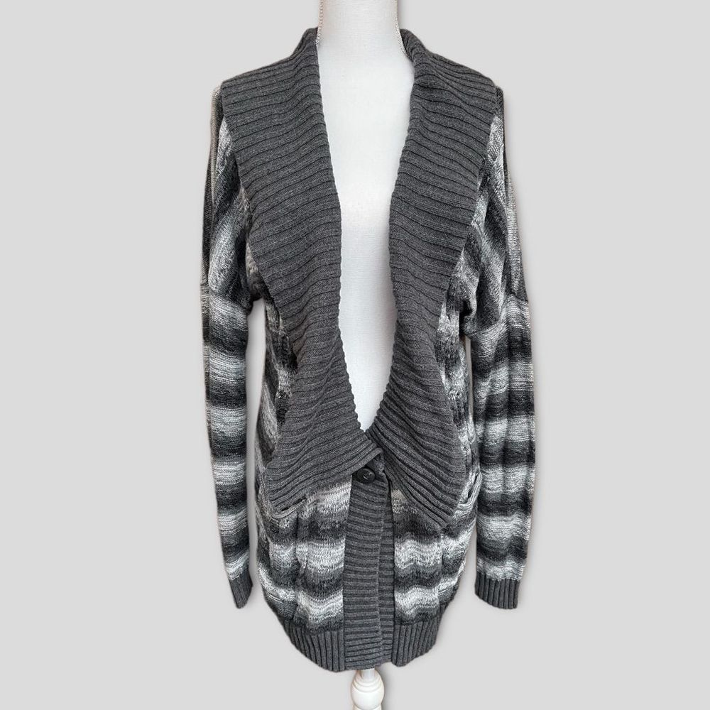 Women’s Tommy Hilfiger Cable Knit Cardigan Sweater. Size Medium